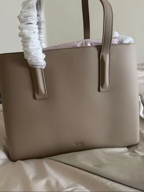 Freya Linnea Tote - Latte (NWT)